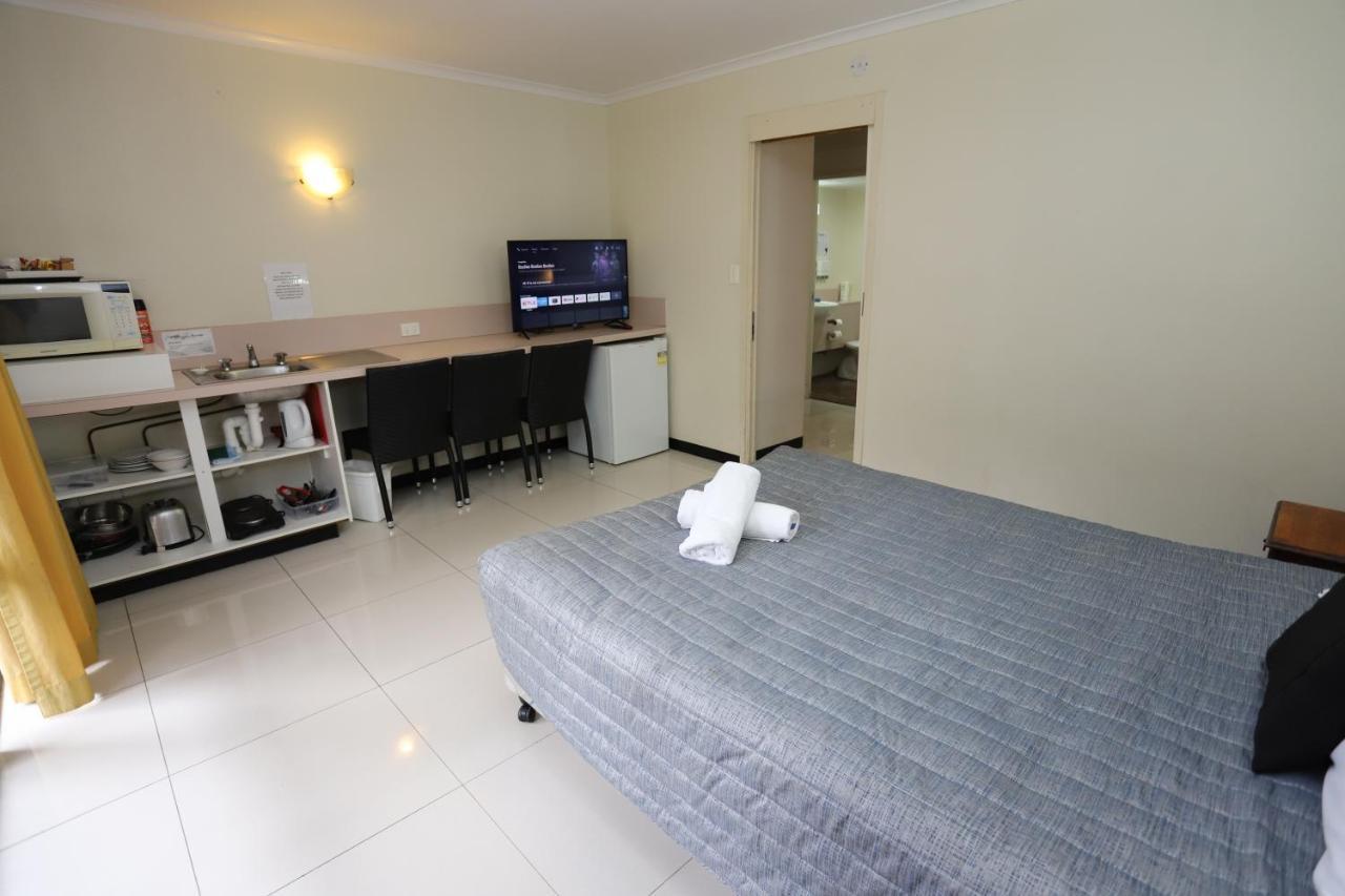 Miners Lodge Motor Inn Mackay Bagian luar foto